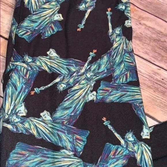 Lularoe leggings one size fits 0–12 rare pattern - Picture 2 of 3